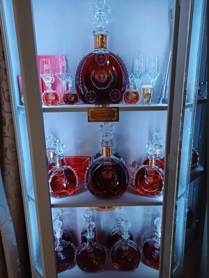 Kast RM Louis XIII.jpg